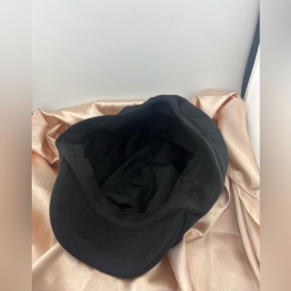 Classic Black Wool Newsboy Cap - Picture 7 of 9